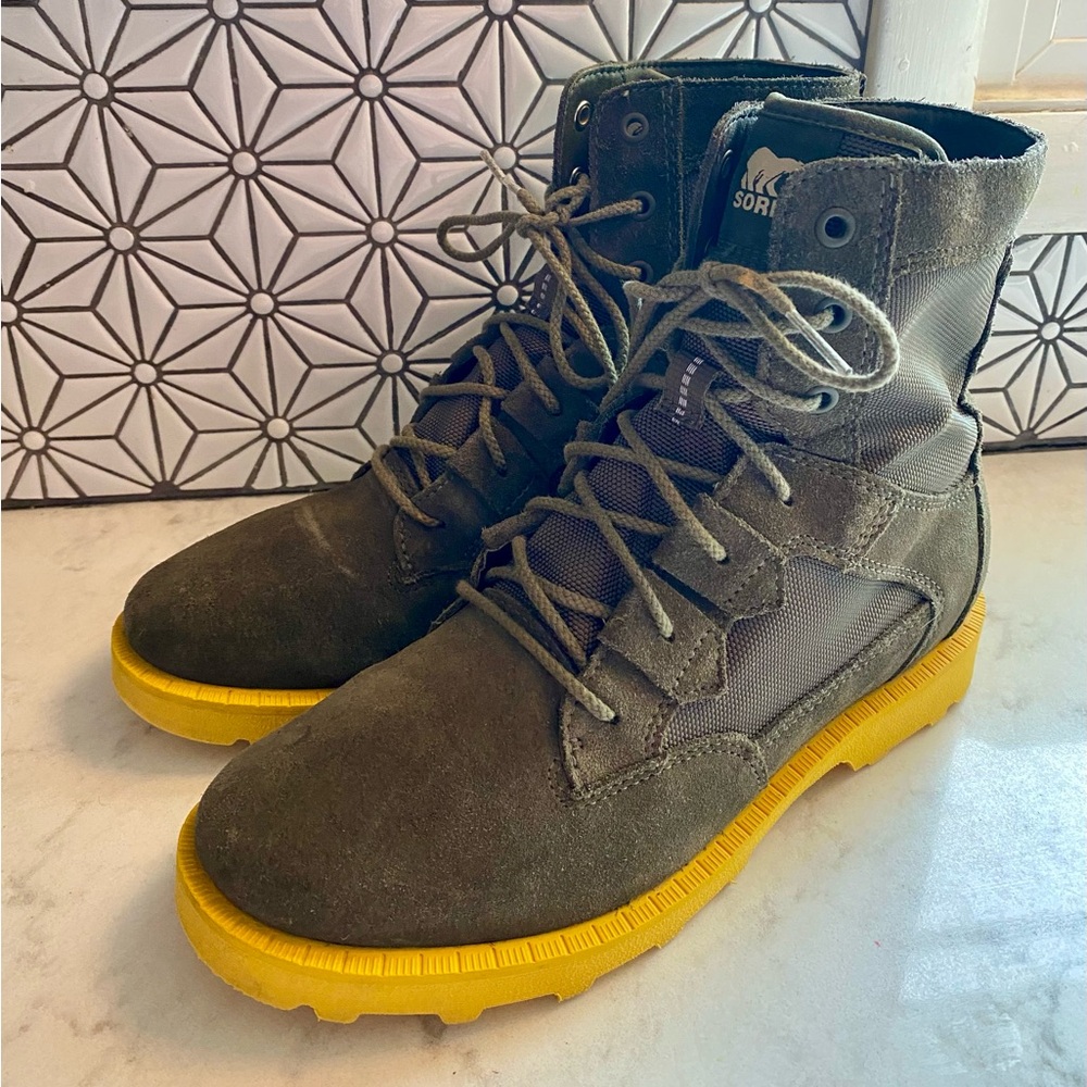 Sorel Caribou Waterproof Suede Ankle Boot, Men's 7.5, Women's 9.5